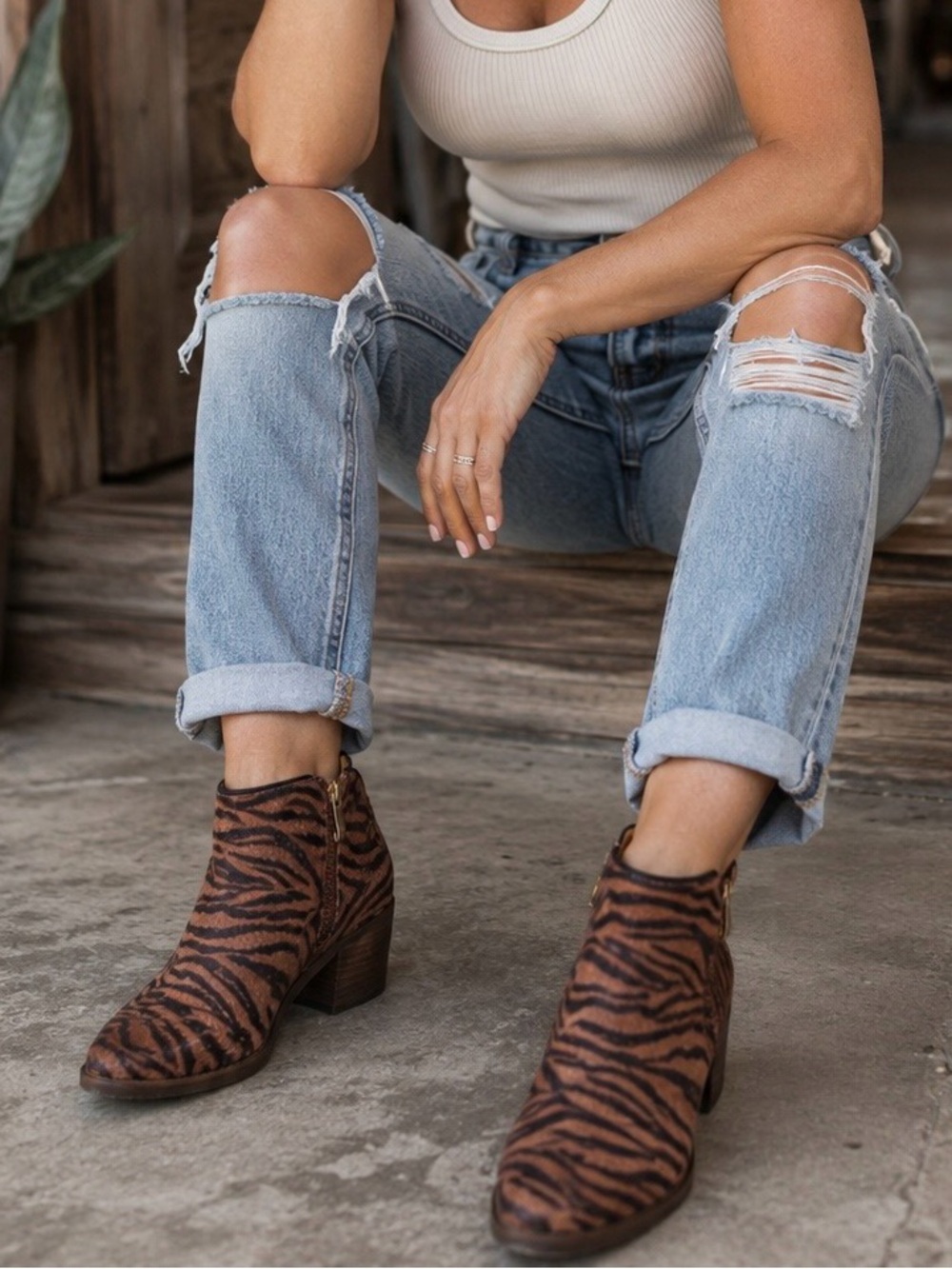 🐅 NEW DIRECTIONS Fredericka Zebra Print Ankle Booties | SIZE 6M | Block Heel 🖤🤎